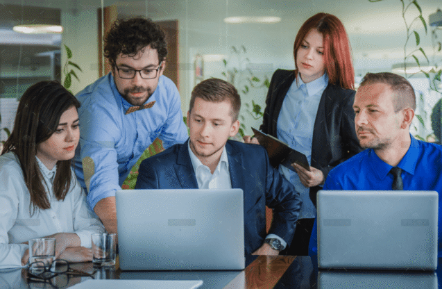 demo-attachment-965-group-people-working-team-2